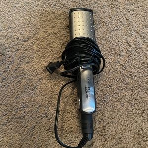 straightener/ flat iron